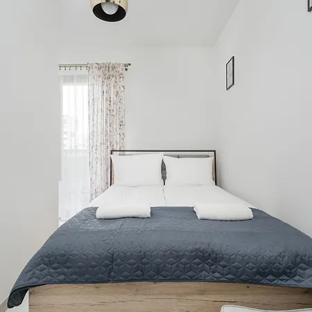 Appartement Modern Classic In Kepa Mieszczanska By Renters