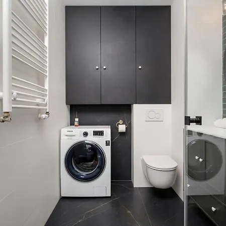 Modern Classic In Kepa Mieszczanska By Renters Apartamento Breslavia