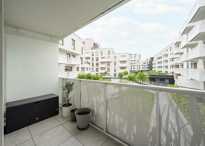 Modern Classic In Kepa Mieszczanska By Renters Apartamento *